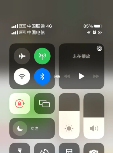 万州苹果手机维修分享iPhone双卡信号解决办法 